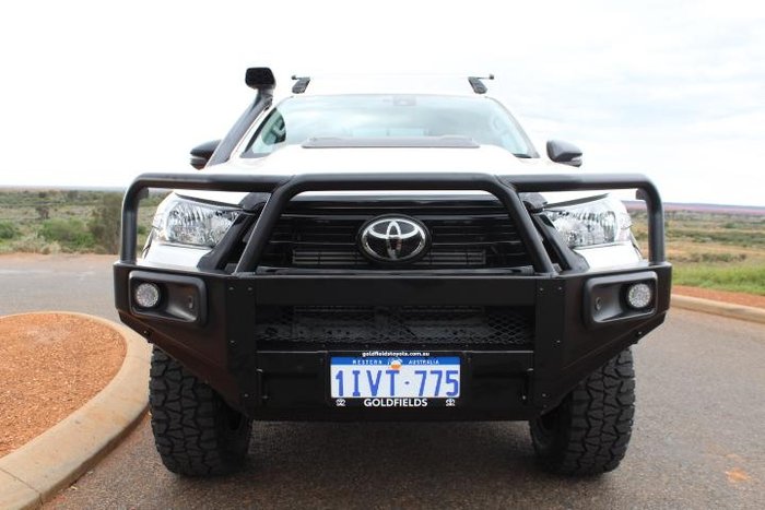 2023 Toyota Hilux SR