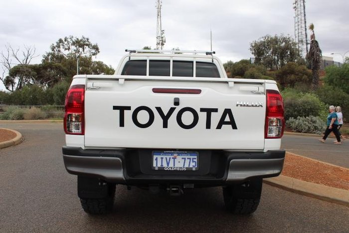 2023 Toyota Hilux SR