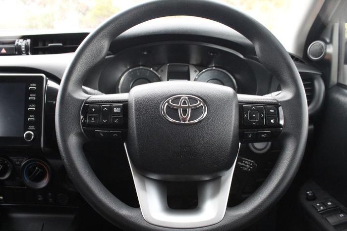 2023 Toyota Hilux SR