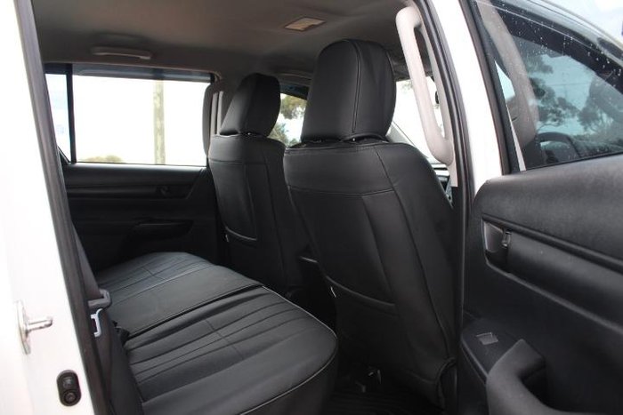 2023 Toyota Hilux SR