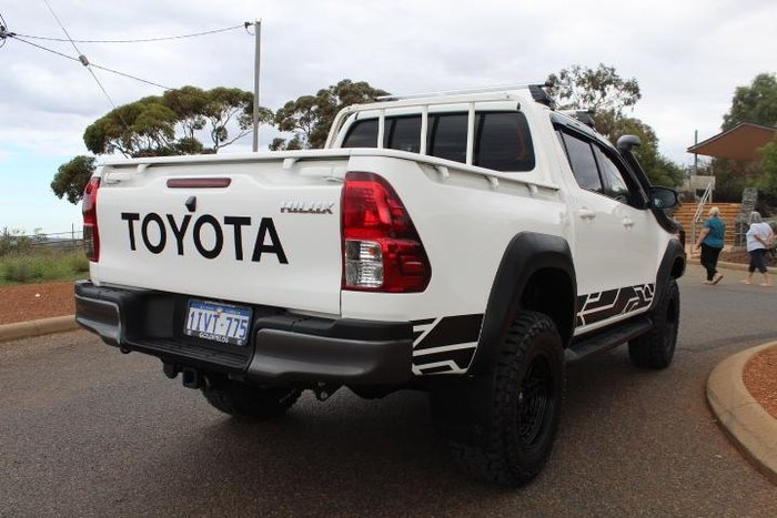 2023 Toyota Hilux SR