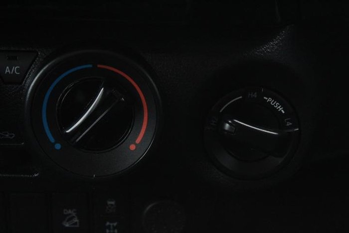 2023 Toyota Hilux SR