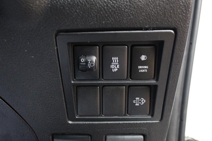 2023 Toyota Hilux SR