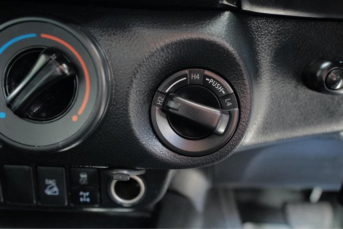 2021 Toyota Hilux SR