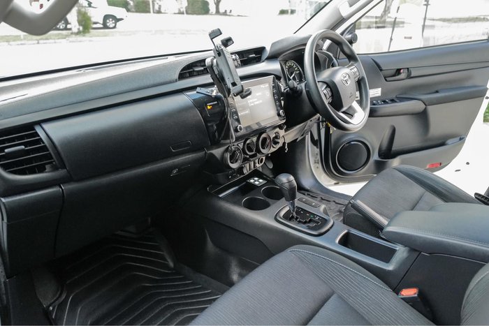 2021 Toyota Hilux SR