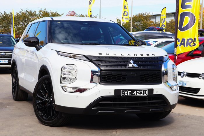 2023 Mitsubishi Outlander LS Black Edition