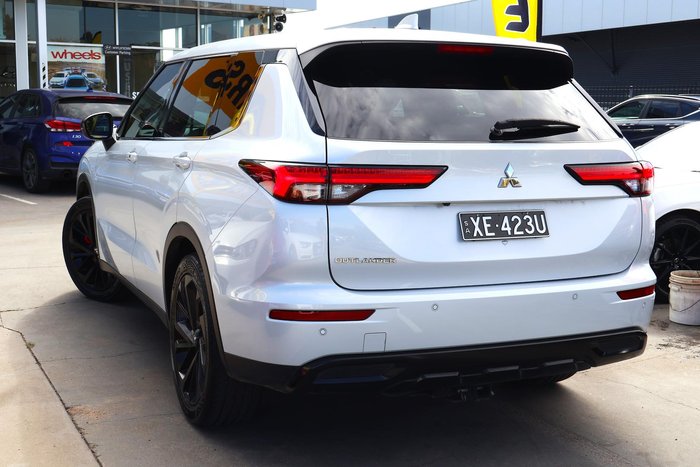 2023 Mitsubishi Outlander LS Black Edition