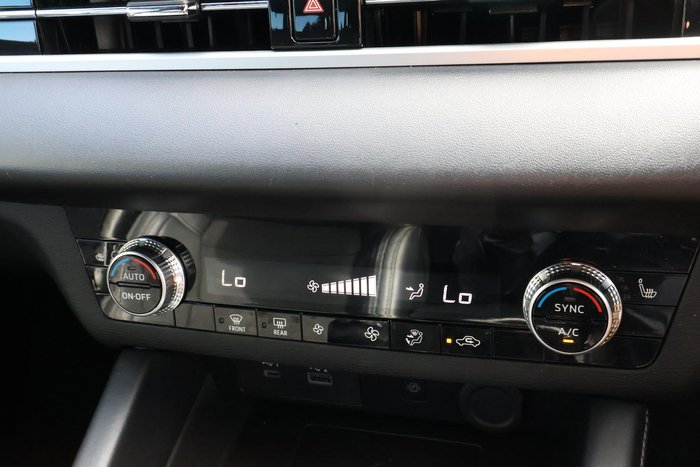 2023 Mitsubishi Outlander LS Black Edition