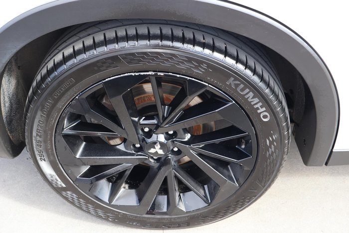 2023 Mitsubishi Outlander LS Black Edition