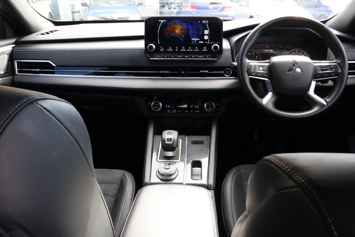 2023 Mitsubishi Outlander LS Black Edition