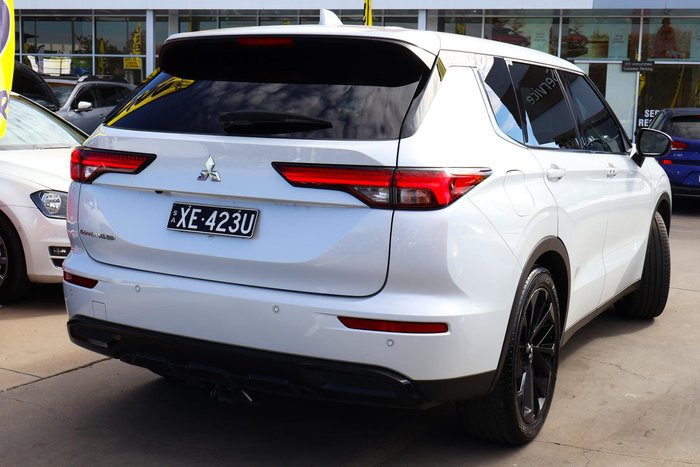 2023 Mitsubishi Outlander LS Black Edition