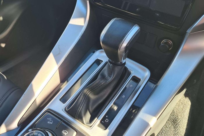 2016 Mitsubishi Pajero Sport GLS