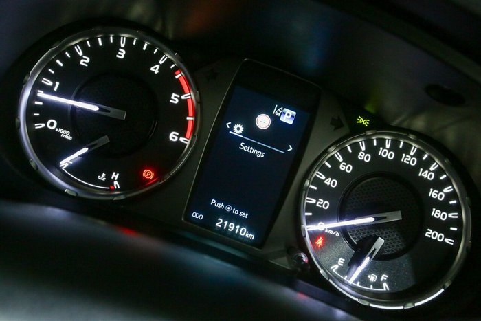 2023 Toyota Hilux SR