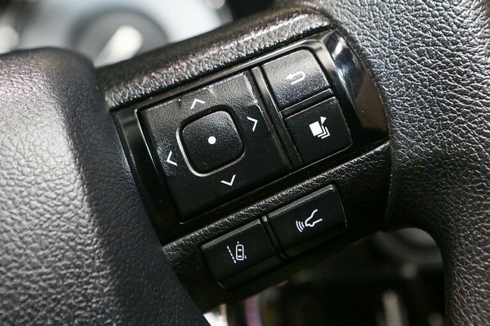 2023 Toyota Hilux SR