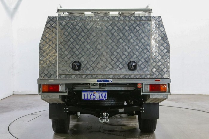 2023 Toyota Hilux SR