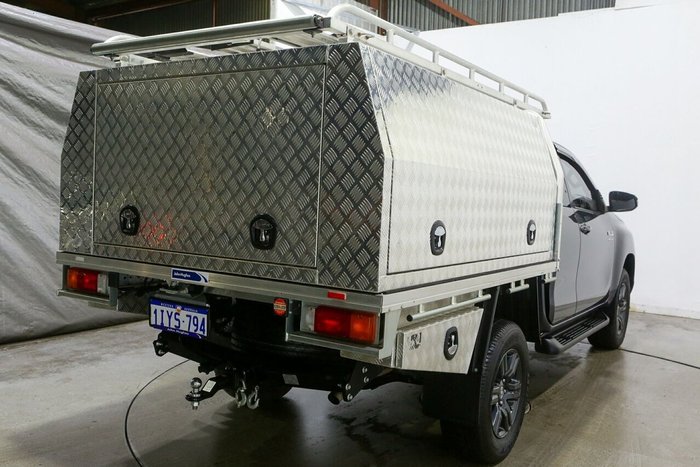 2023 Toyota Hilux SR