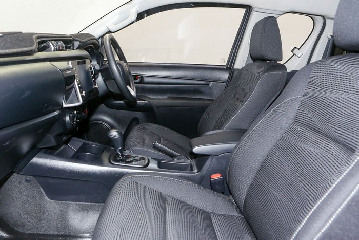 2023 Toyota Hilux SR