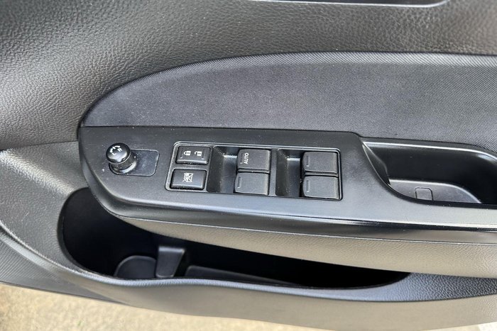 2014 Suzuki Swift GL FZ MY14 Snow White