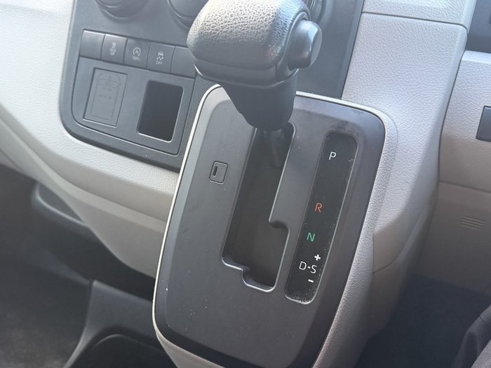 2021 Toyota HiAce Van LWB 2.8L T Diesel Automatic Crew