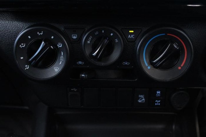 2021 Toyota Hilux SR
