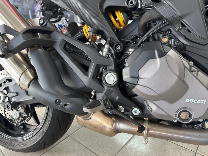 2022 Ducati Monster 937 Monster Red