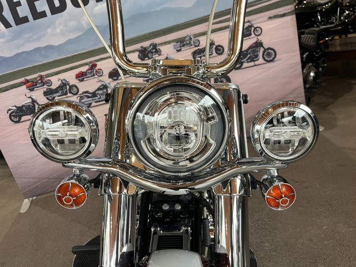 2021 HARLEY-DAVIDSON FLHC HERITAGE CLASSIC (107)