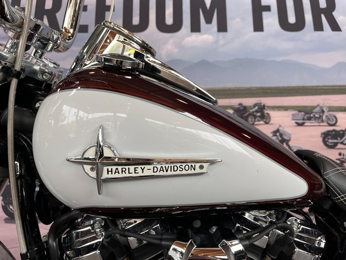 2021 HARLEY-DAVIDSON FLHC HERITAGE CLASSIC (107)