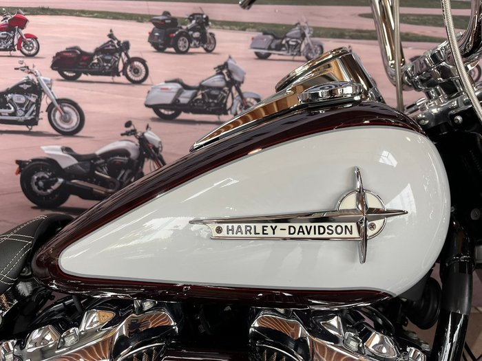 2021 HARLEY-DAVIDSON FLHC HERITAGE CLASSIC (107)