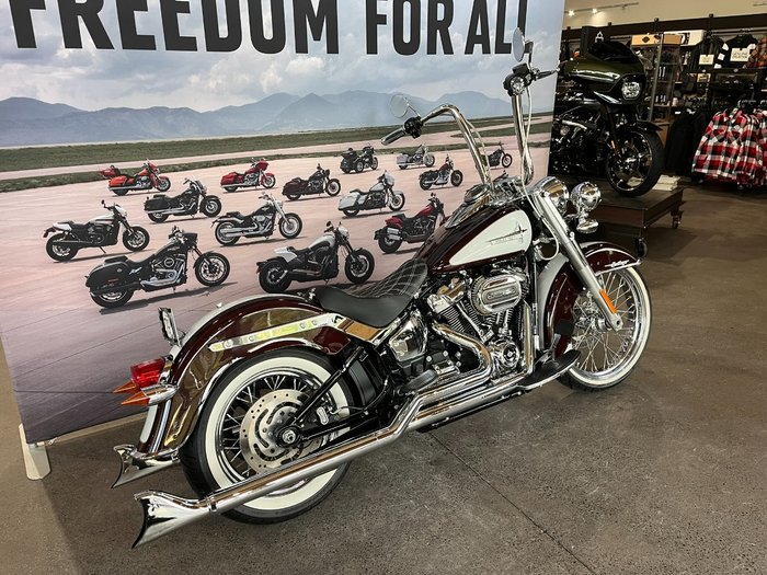 2021 HARLEY-DAVIDSON FLHC HERITAGE CLASSIC (107)