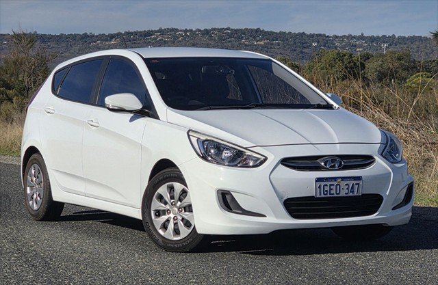 2016 Hyundai Accent Active