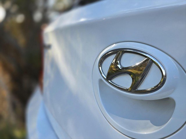 2016 Hyundai Accent Active