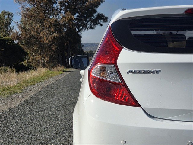 2016 Hyundai Accent Active