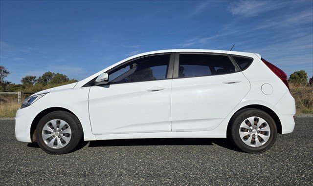2016 Hyundai Accent Active