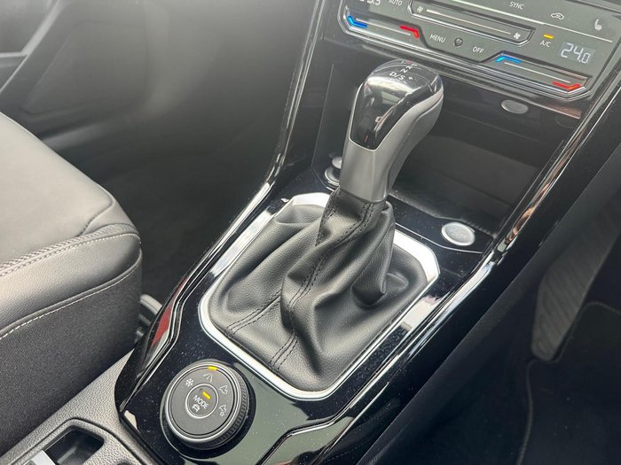 2025 Volkswagen T-Roc 140TSI R-Line