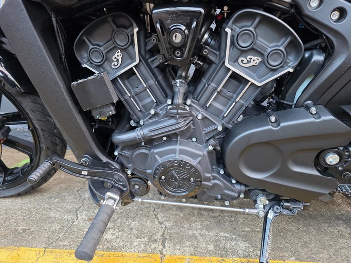 2023 Indian SCOUT ROGUE BLACK SMOKE