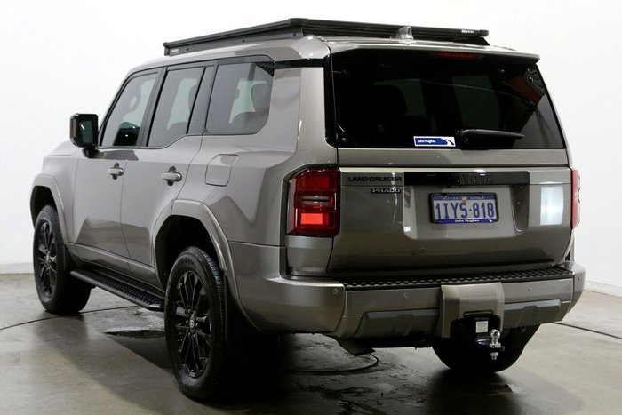 2025 Toyota Landcruiser Prado