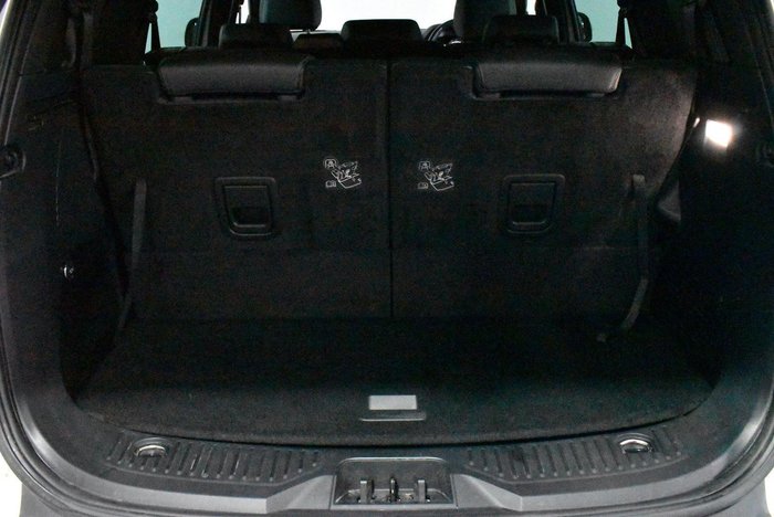 2022 Ford Everest Titanium