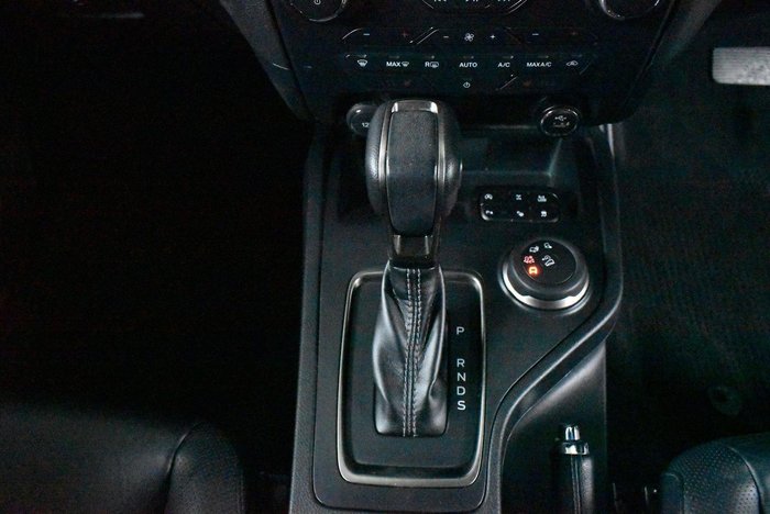2022 Ford Everest Titanium