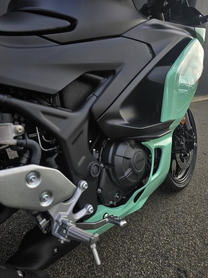 2025 Yamaha YZF-R3 R3