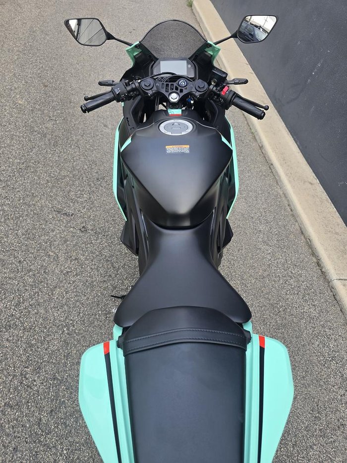 2025 Yamaha YZF-R3 R3