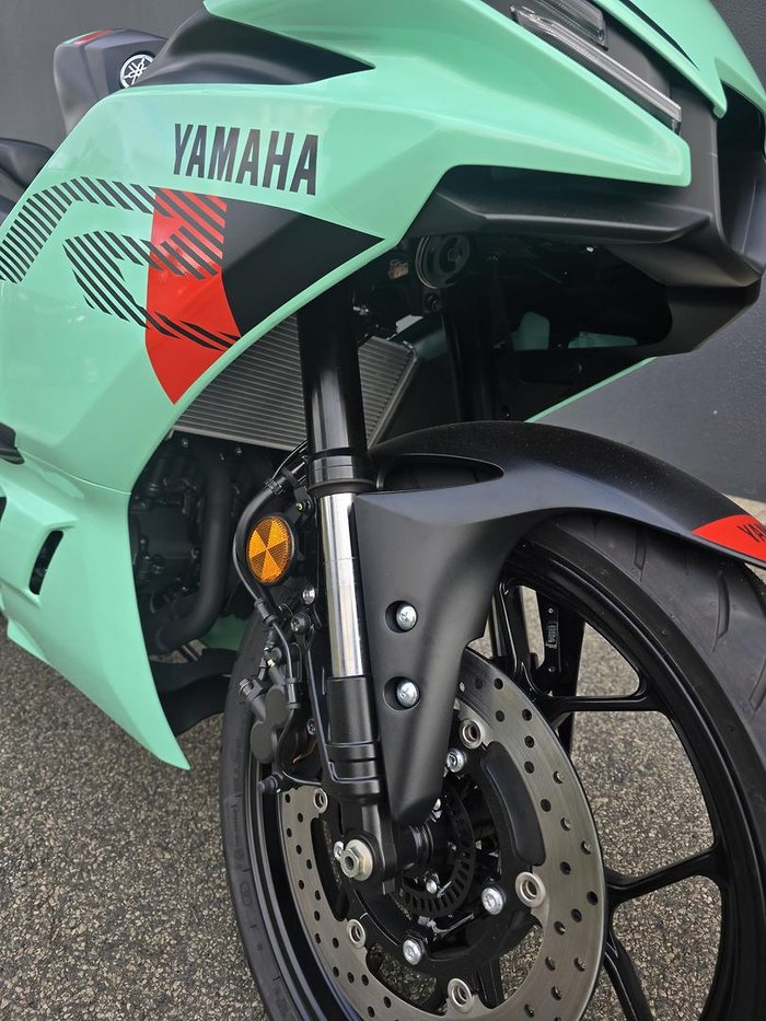 2025 Yamaha YZF-R3 R3
