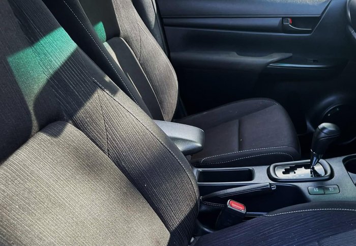 2019 Toyota Hilux SR