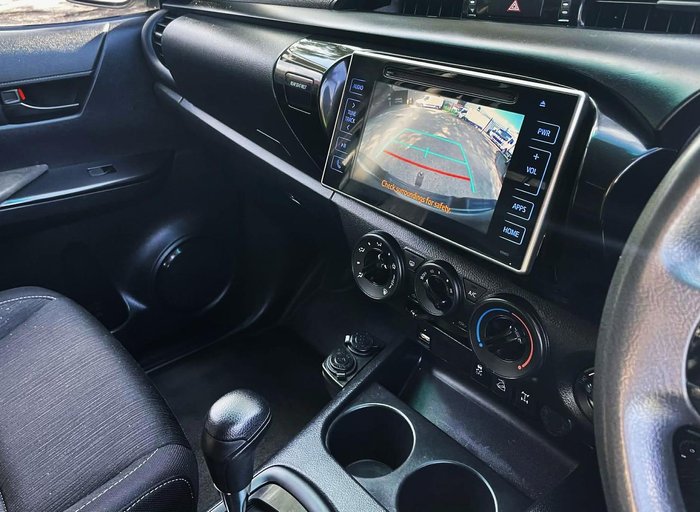 2019 Toyota Hilux SR