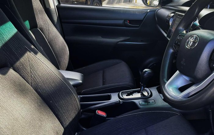 2019 Toyota Hilux SR