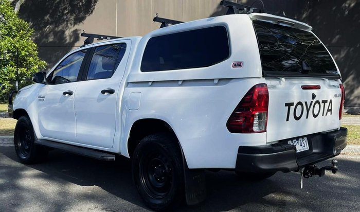 2019 Toyota Hilux SR