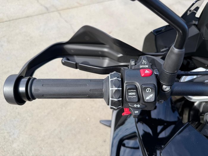 2025 BMW S 1000 XR