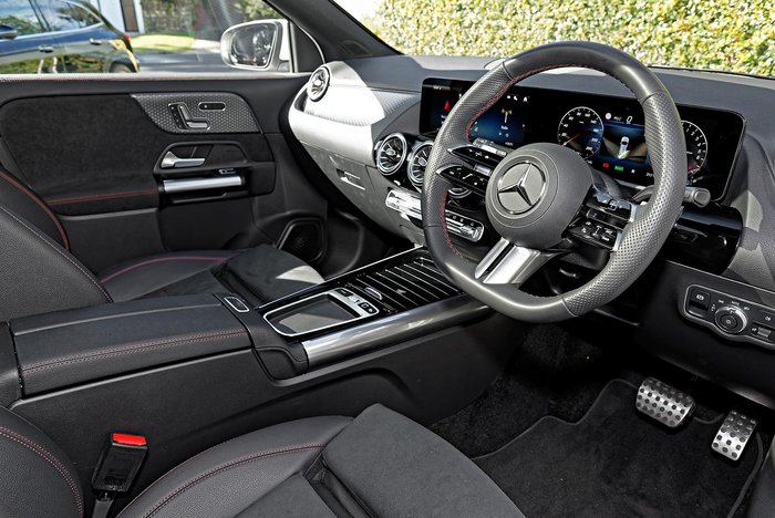 2025 Mercedes-Benz GLA-Class GLA250 e with EQ hybrid technology