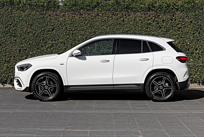 2025 Mercedes-Benz GLA-Class GLA250 e with EQ hybrid technology