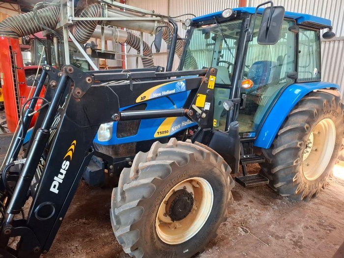 2009 New Holland T5050