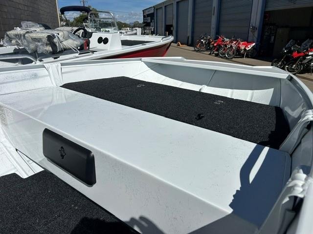 2026 QUINTREX F390 Outback Explorer